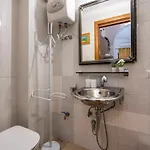 Guesthost - La Tana Del Turista Apartamento